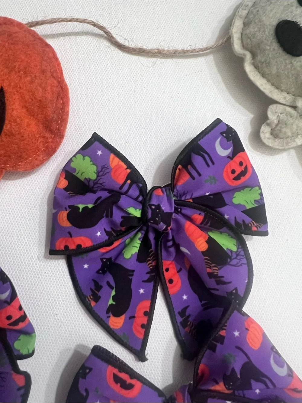 Handmade Halloween Hair Bow – Spooky Black Cat & Pumpkin Print (3.5”)